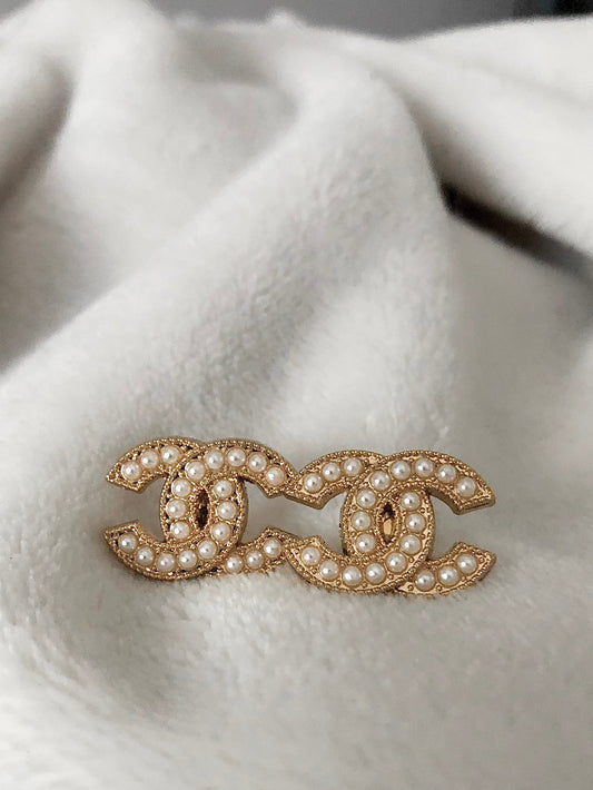 Zipper-Pull Stud Earrings - Pearl